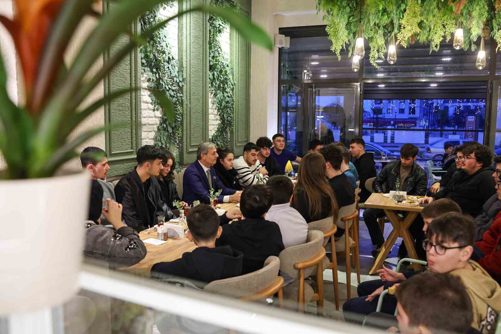 Başkan Alemdar: "Gen&ccedil;lerimizin her alanda kendilerini geliştireceği projeleri hayata ge&ccedil;ireceğiz"
