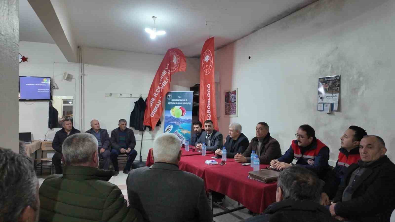 Eğirdir’de elma iç kurduyla mücadele için iyi tarım uygulamaları toplantısı