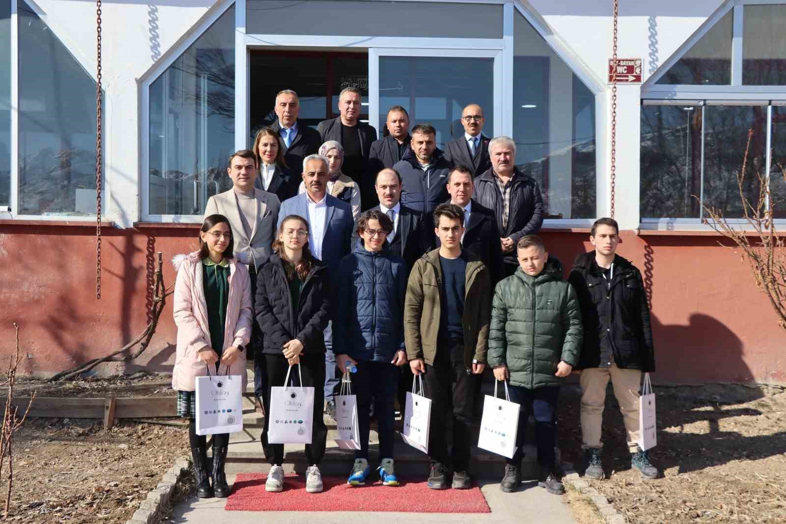 Başsavcı Küçükbekir, başarılı öğrencilerle yemekte buluştu