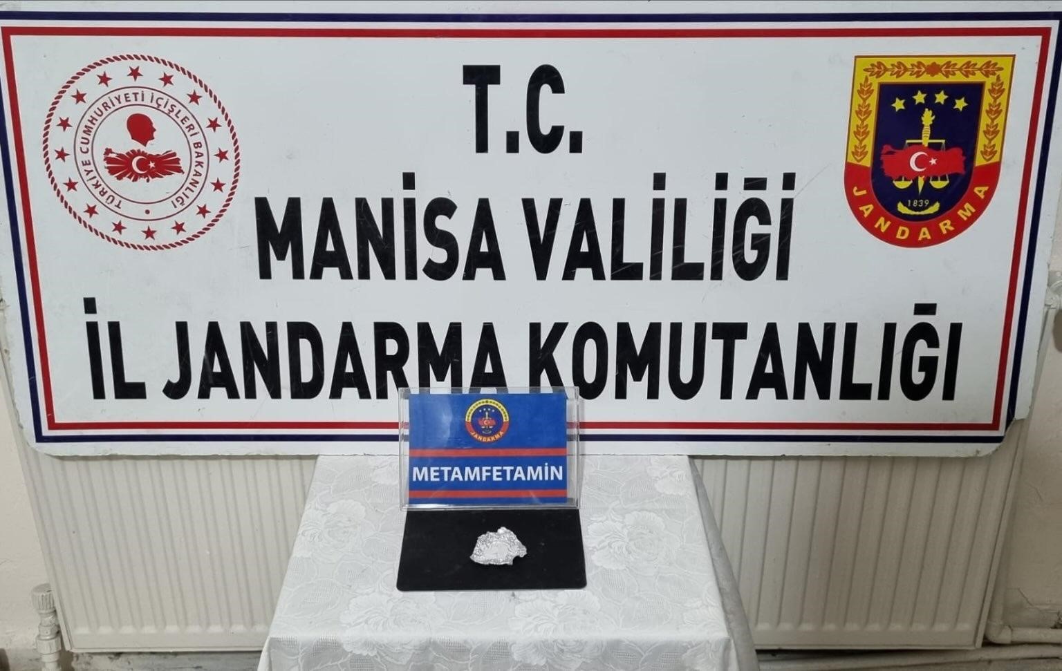 Manisa’da uyuşturucu satıcılarına jandarma darbesi