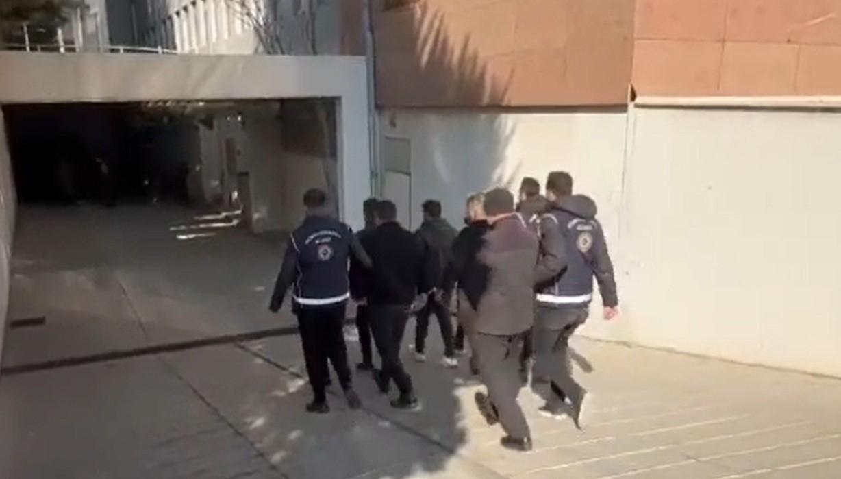 Gaziantep’te göçmen kaçakçılığı operasyonu: 5 gözaltı