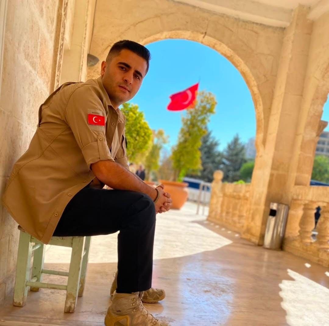 Arkadaşının silahıyla kendini vuran uzman &ccedil;avuş Isparta&rsquo;da toprağa verildi
