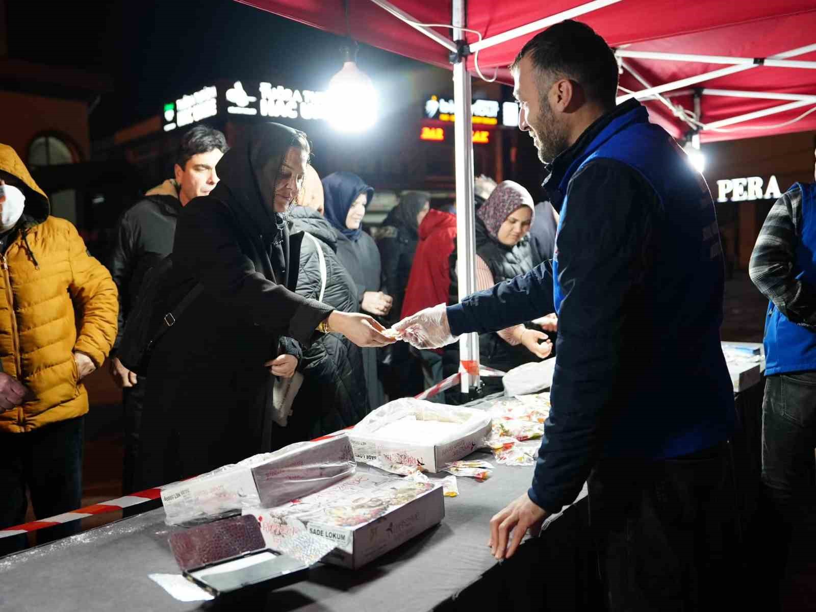 İlk teravihte Düzce Belediyesi yalnız bırakmadı
