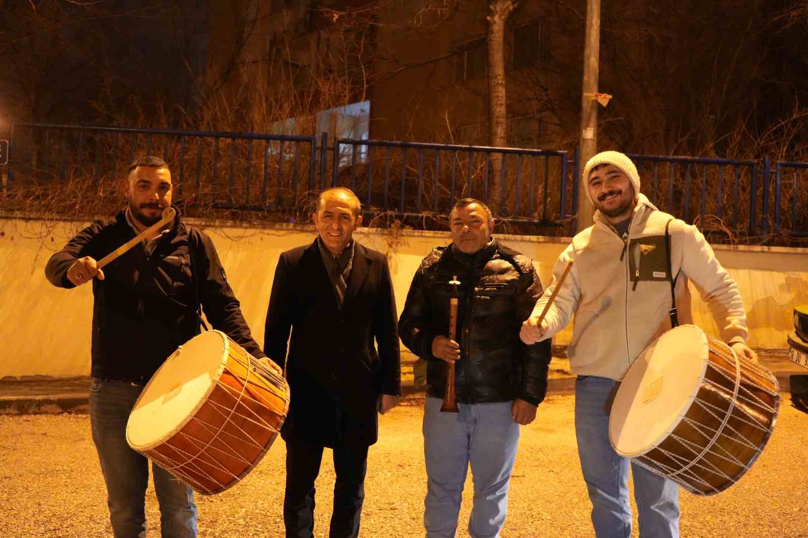 Başkentte Ramazan davulcuları ilk sahurla çalışmaya başladı