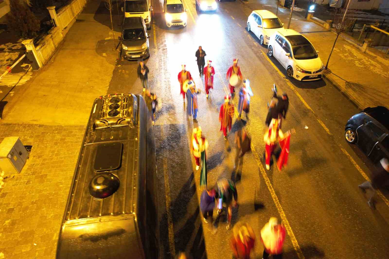 İlk sahura mehteranla kalktılar