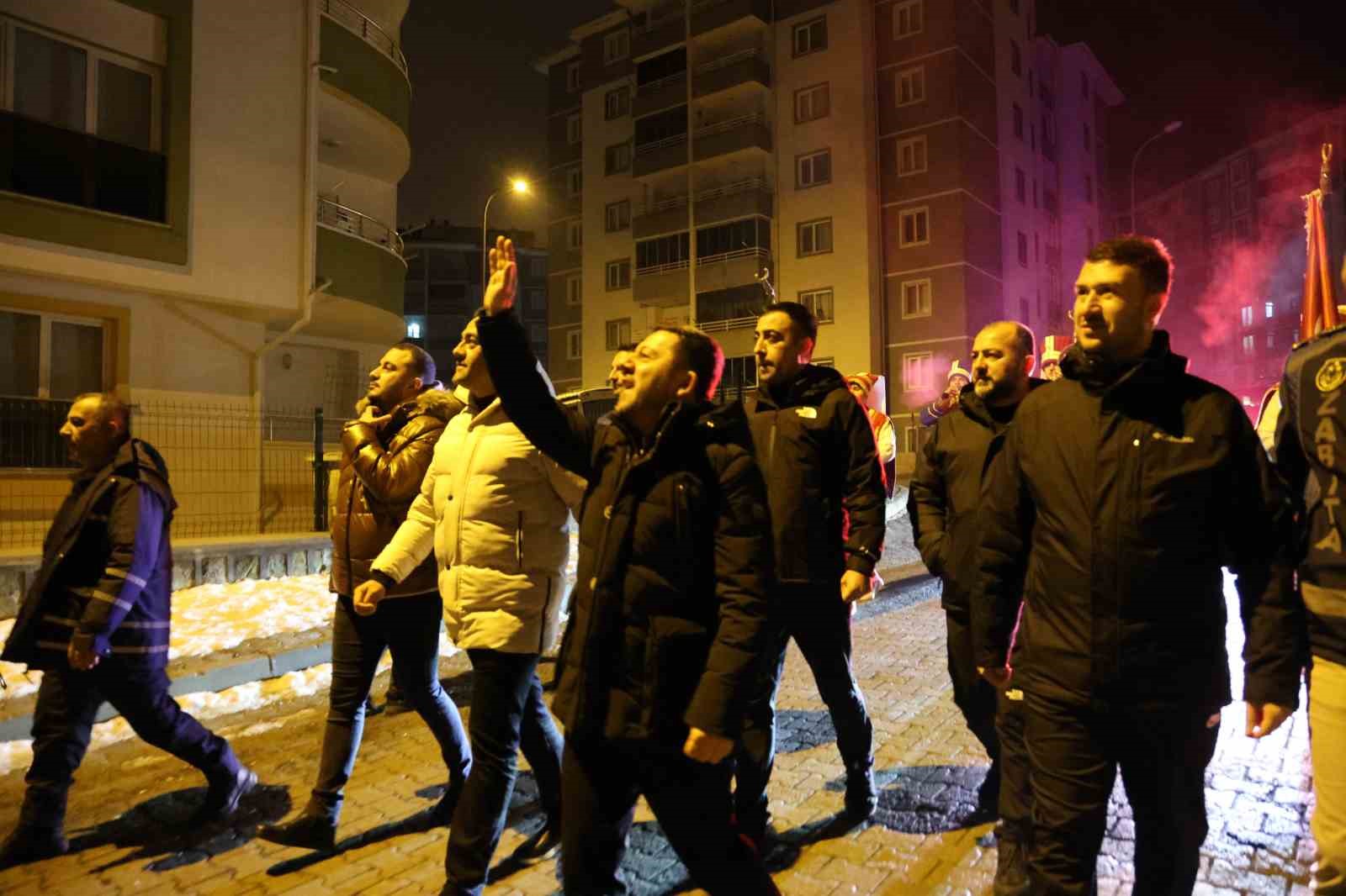 İlk sahura mehteranla kalktılar
