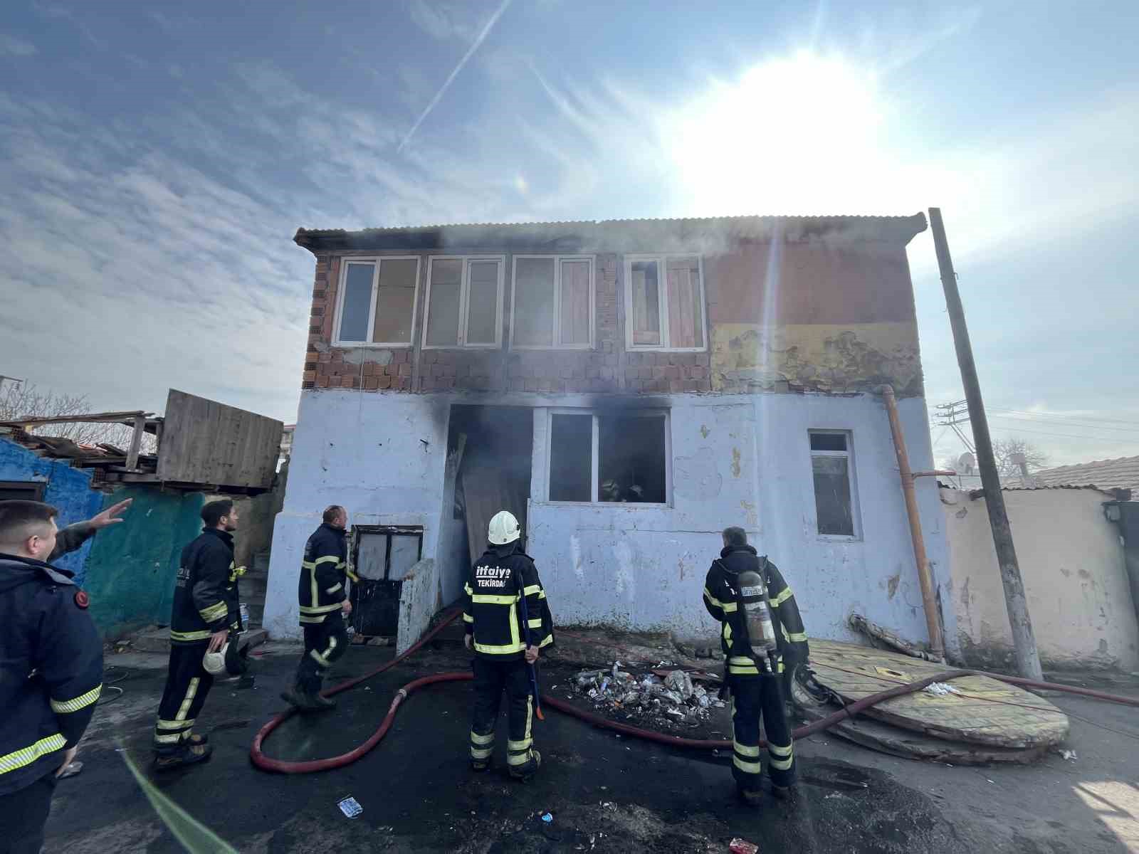 &Ccedil;orlu&rsquo;da ağlatan yangın
