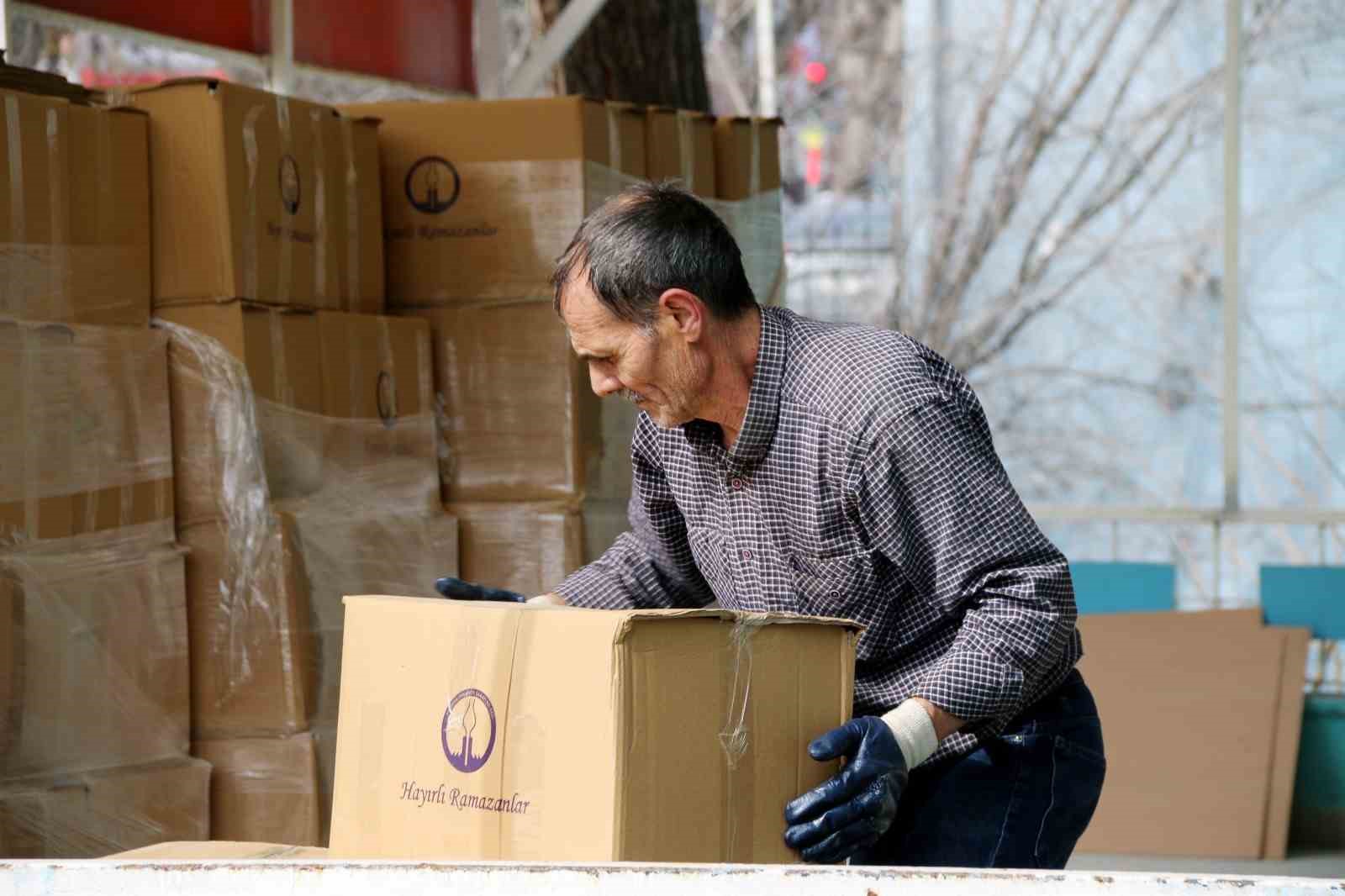 K&uuml;tahya OSB&rsquo;den geleneksel Ramazan yardımı
