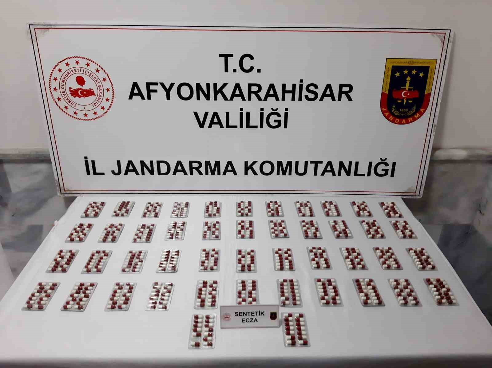 Kiralık araç ile Afyonkarahisar’a uyuşturucu getiren şahıs yakalandı