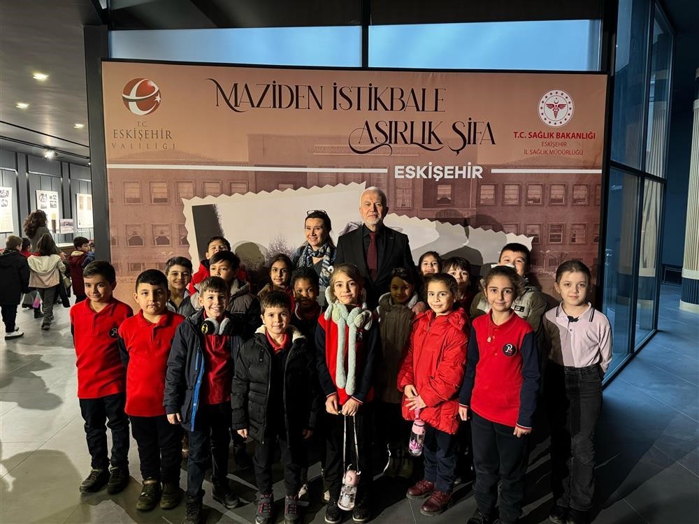 Minik ziyaret&ccedil;iler "Maziden İstikbale Asırlık Şifa" yolculuğu yaptı

