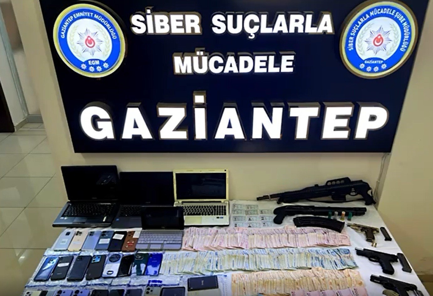 Gaziantep’te örgütlü olarak dolandırıcılık yaptığı belirlenen 39 şüpheli yakalandı
