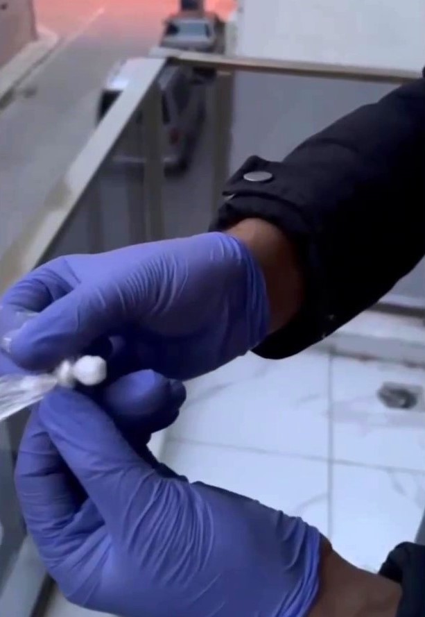 Narkotik operasyonunda g&ouml;zaltına alınan 53 torbacıdan 23&rsquo;&uuml; tutuklandı
