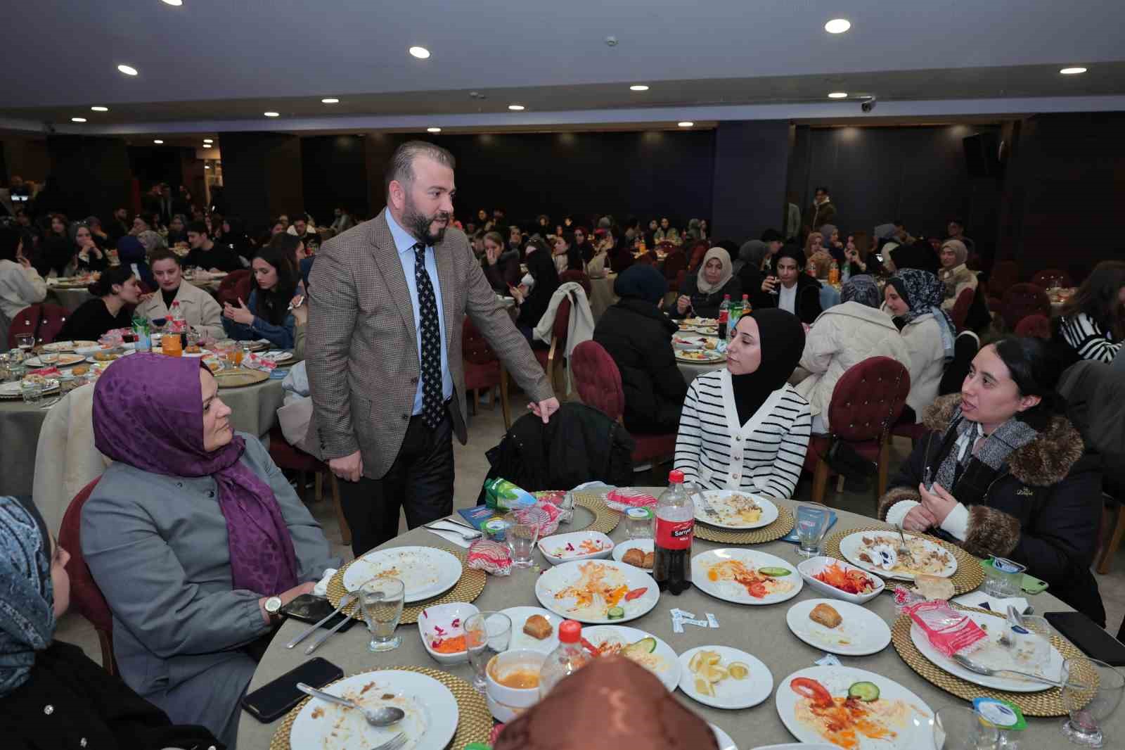 Arnavutköy’de kuşaklar arası dayanışmayı güçlendiren örnek proje: Manevi Evlat Projesi başladı
