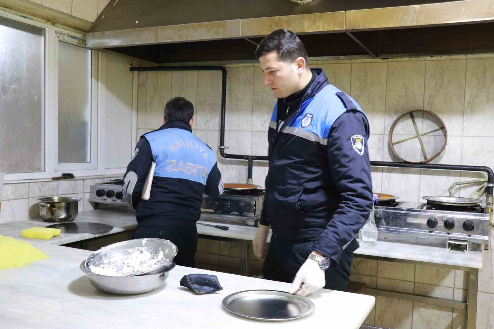 Zabıtadan tatlıcılara ramazan denetimi
