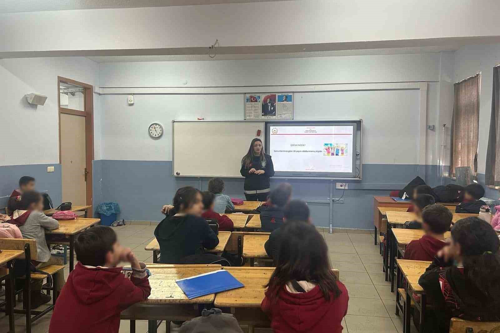 Emniyetten çocuklara suçtan korunma eğitimi
