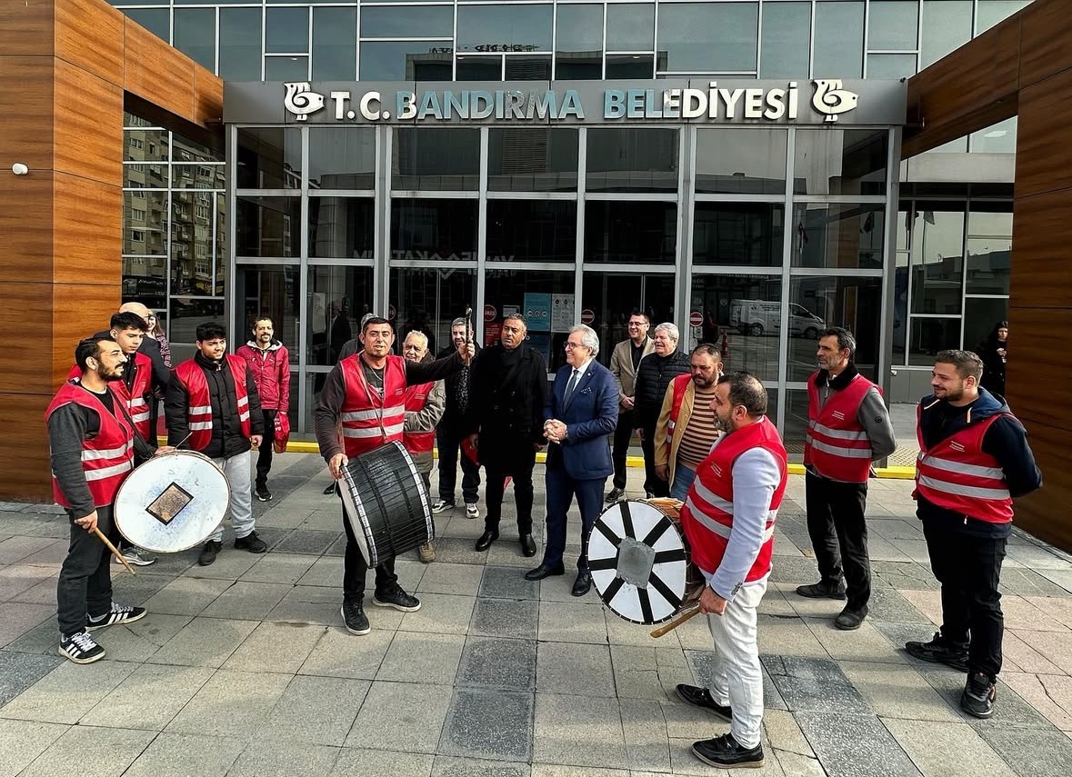 Bandırma&rsquo;da Ramazan davulcuları g&ouml;reve hazır
