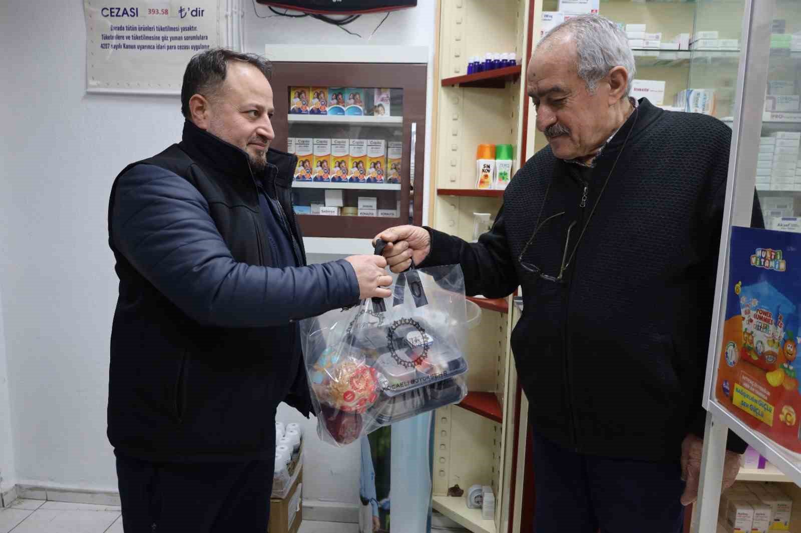 Nöbetçi eczacılara sahurluk ikram
