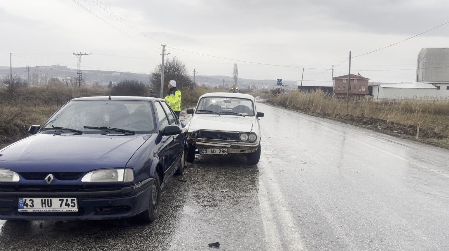 Tavşanlı&rsquo;da trafik kazası:1 yaralı
