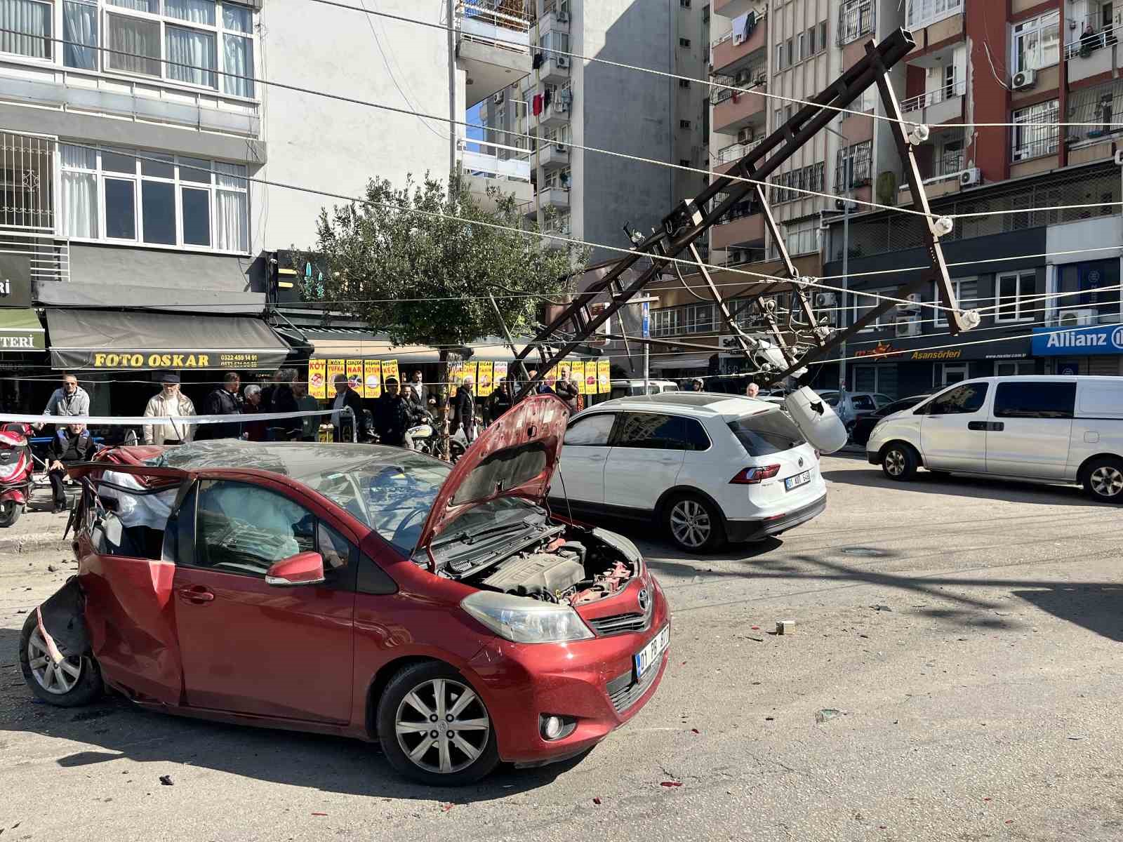 Adana’da zincirleme trafik kazası: 2 yaralı