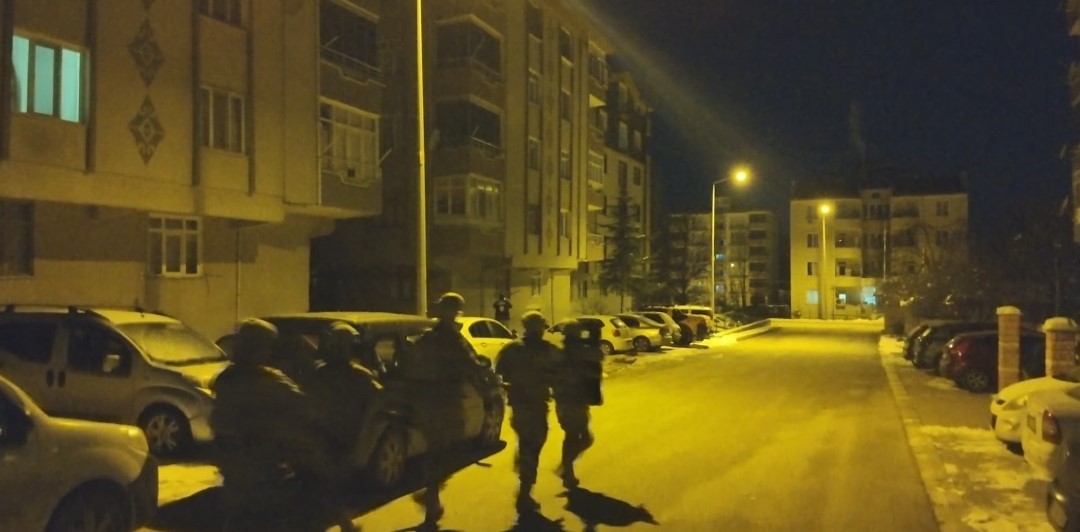 5 ilde siber dolandırıcılık operasyonu: 12 g&ouml;zaltı
