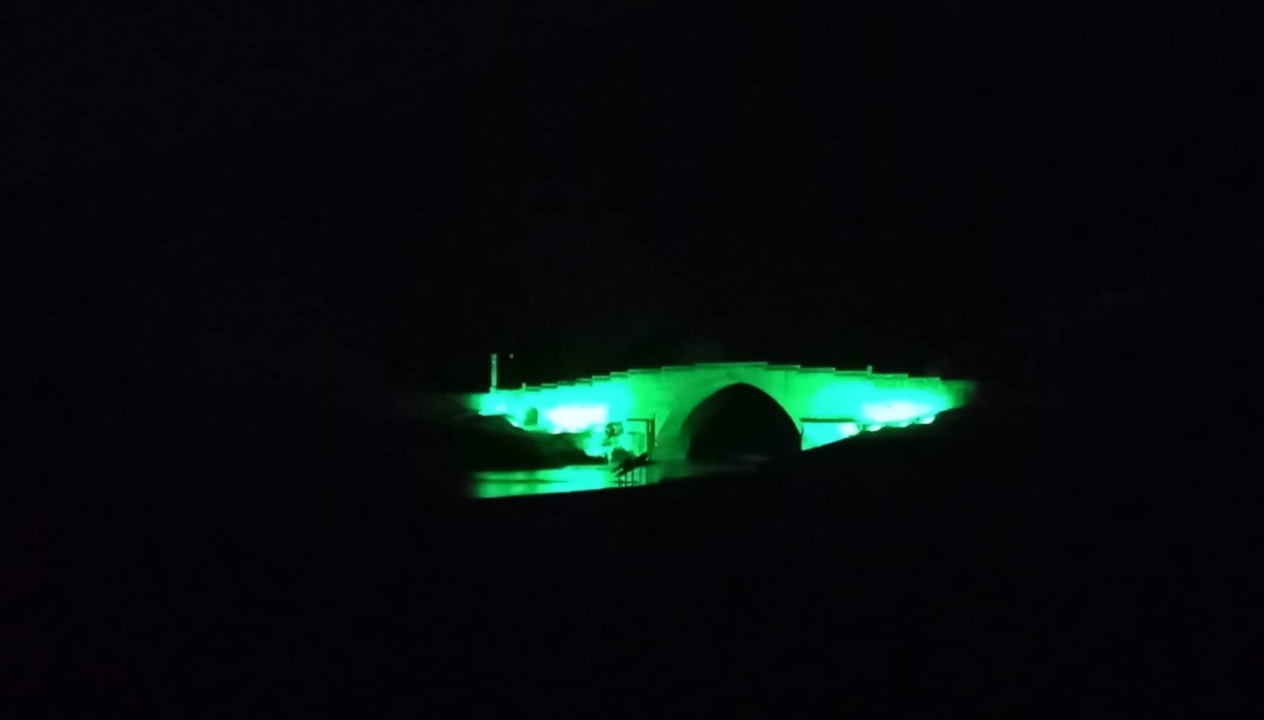 Tarihi Cendere K&ouml;pr&uuml;s&uuml; &lsquo;Yeşil&rsquo;e&rsquo; b&uuml;r&uuml;nd&uuml;
