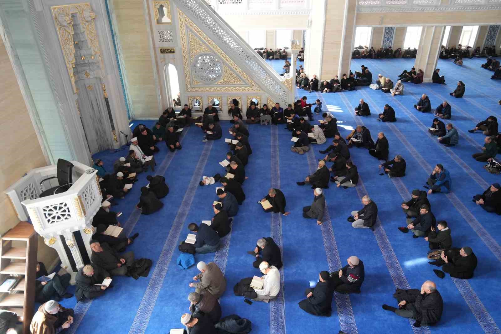 Muş&rsquo;ta Ramazan ayının ilk mukabelesi İmam Şafi Camisi&rsquo;nde ger&ccedil;ekleştirildi
