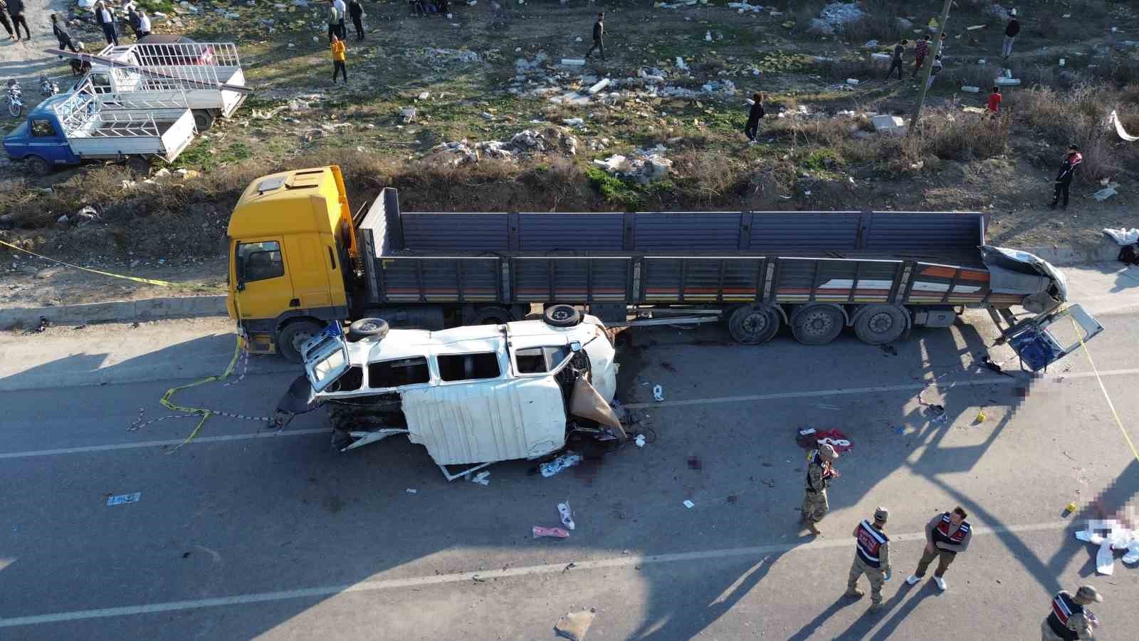 Hatay’da 6 kişinin hayatını kaybettiği kaza yeri havadan görüntülendi