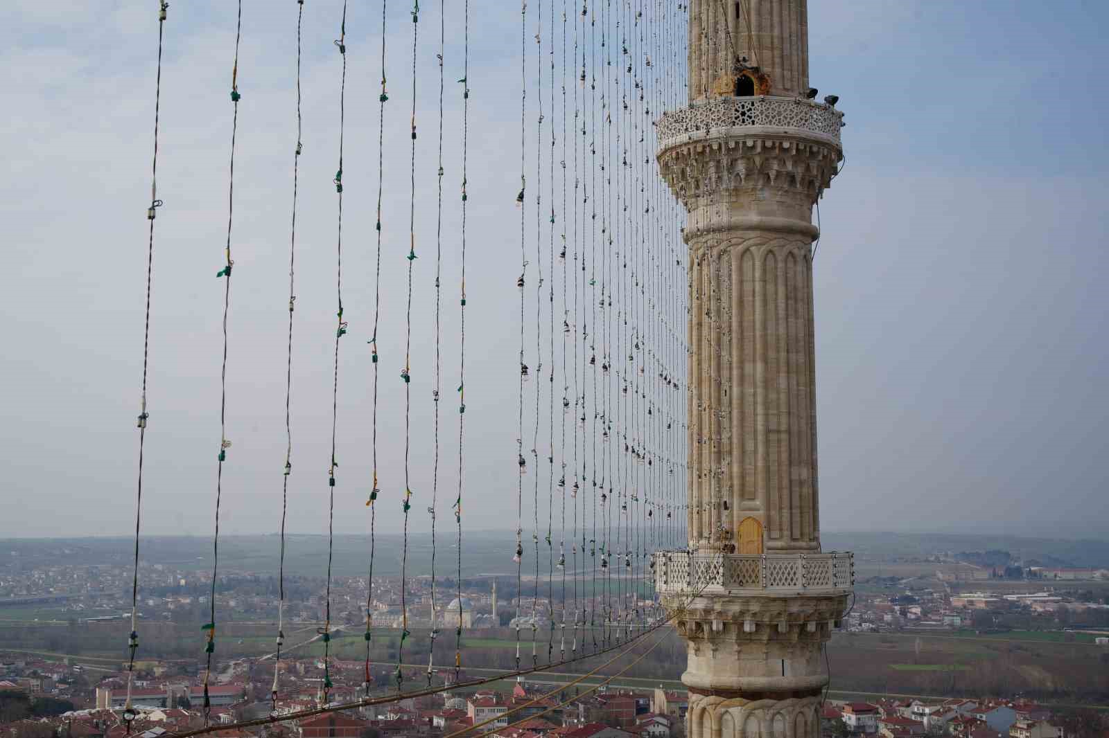 Selimiye’nin mahyası Yunanistan’dan da görünüyor