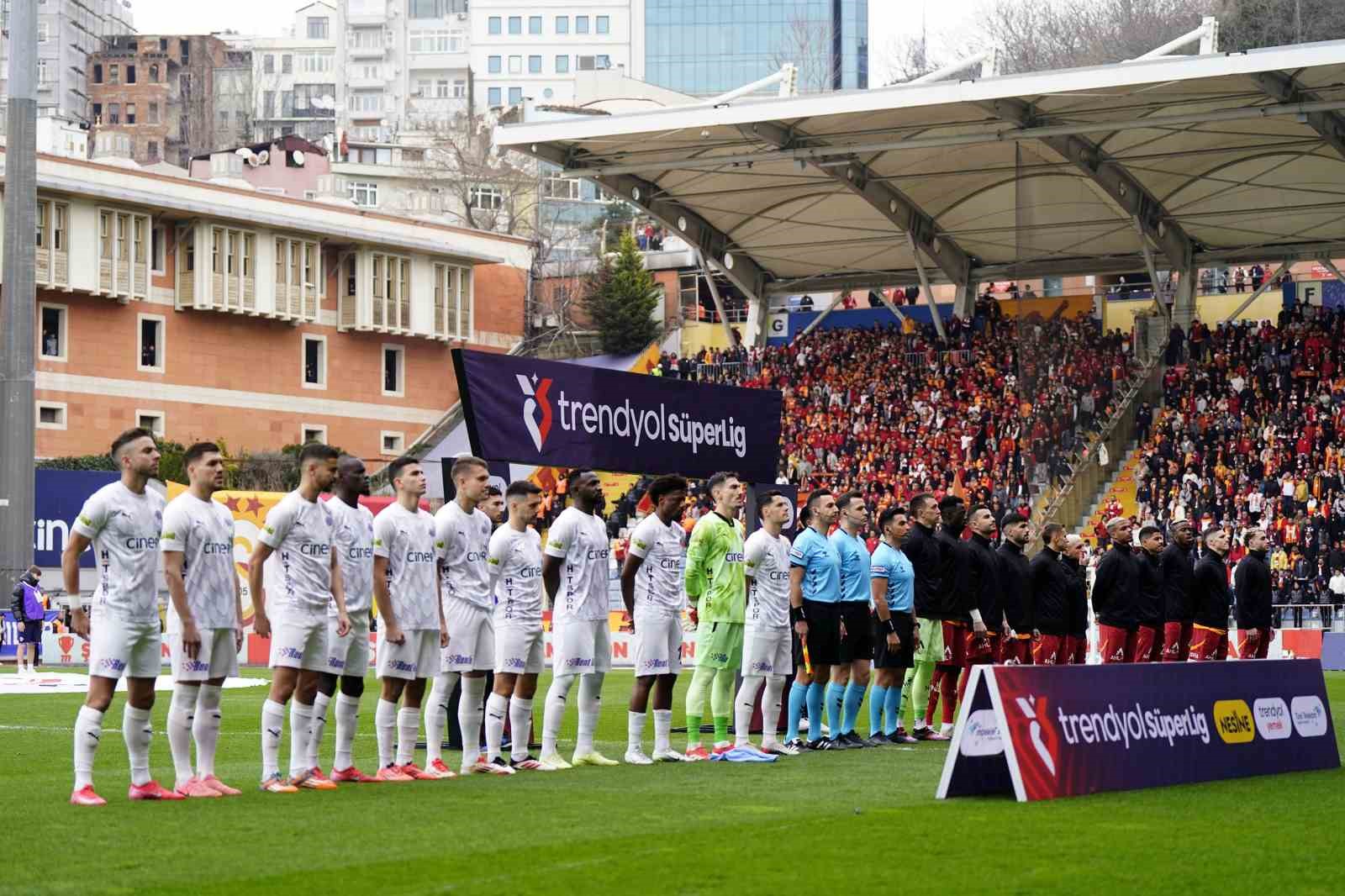 Trendyol Süper Lig: Kasımpaşa: 0 - Galatasaray: 1 (Maç devam ediyor)