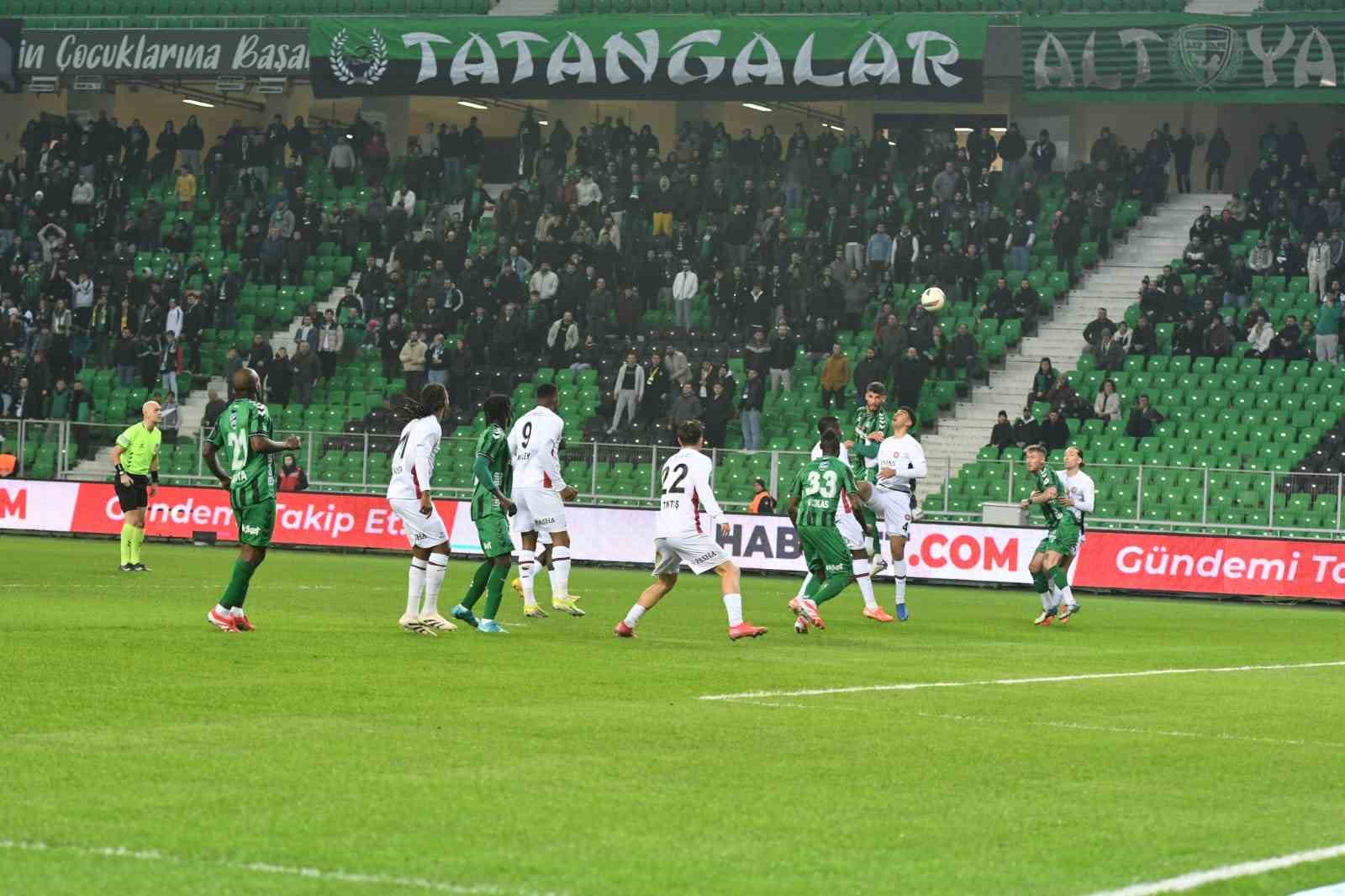 Trendyol 1. Lig: Sakaryaspor: 1 - Fatih Karagümrük: 3
