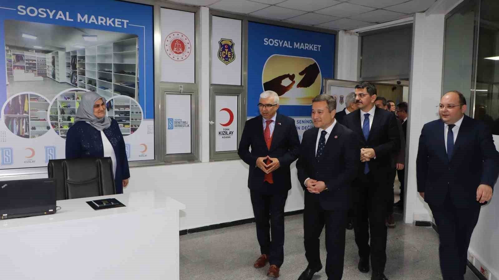 Adana’da Kızılay destekli Sosyal Market hizmete girdi