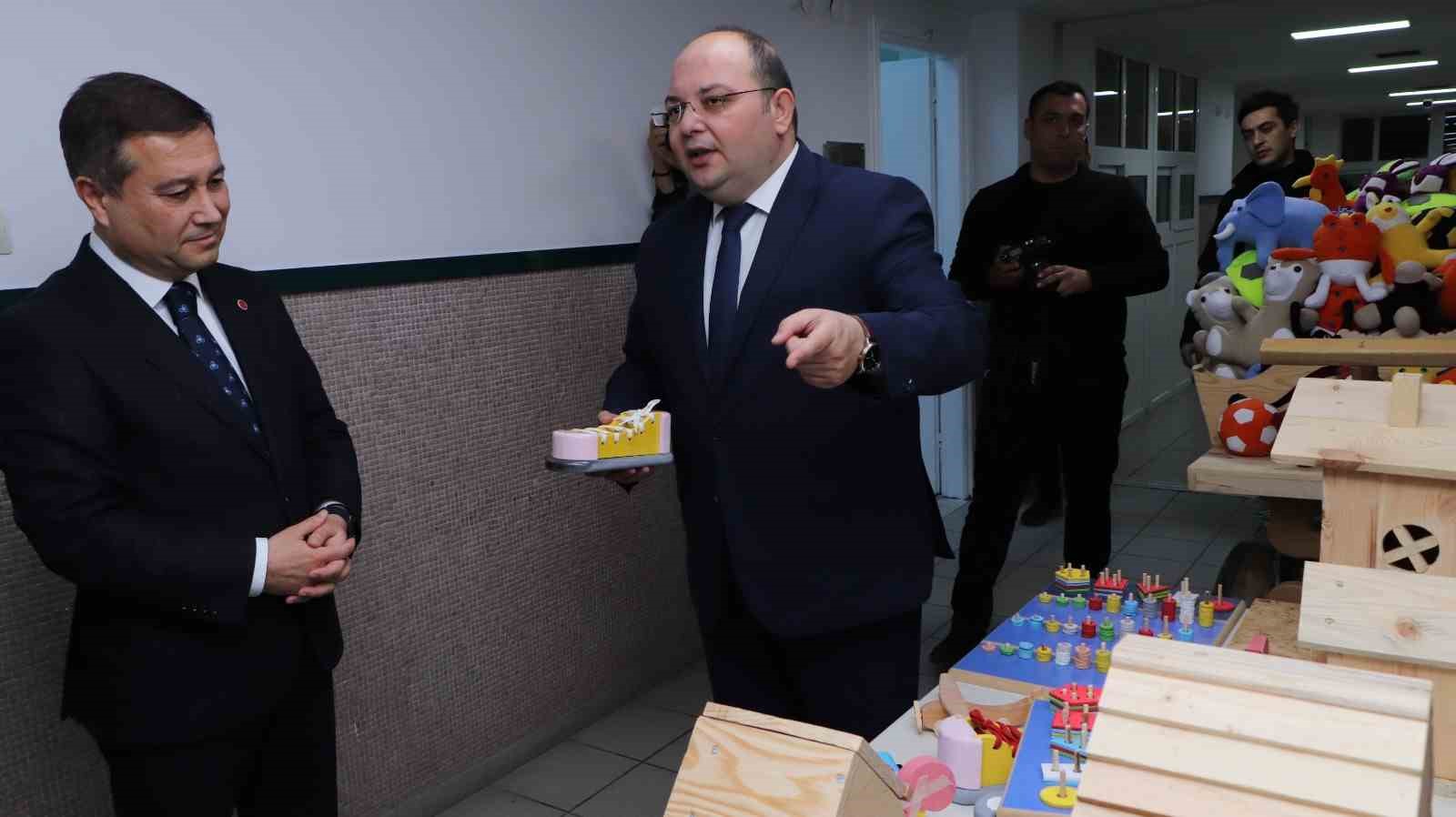 Adana&rsquo;da Kızılay destekli Sosyal Market hizmete girdi
