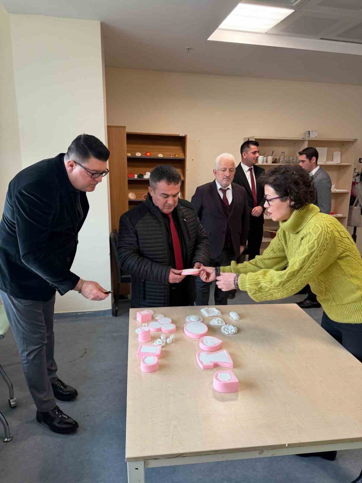 İl Müdürü Demir, Bilecik Gençlik Merkezi’ni ziyaret etti