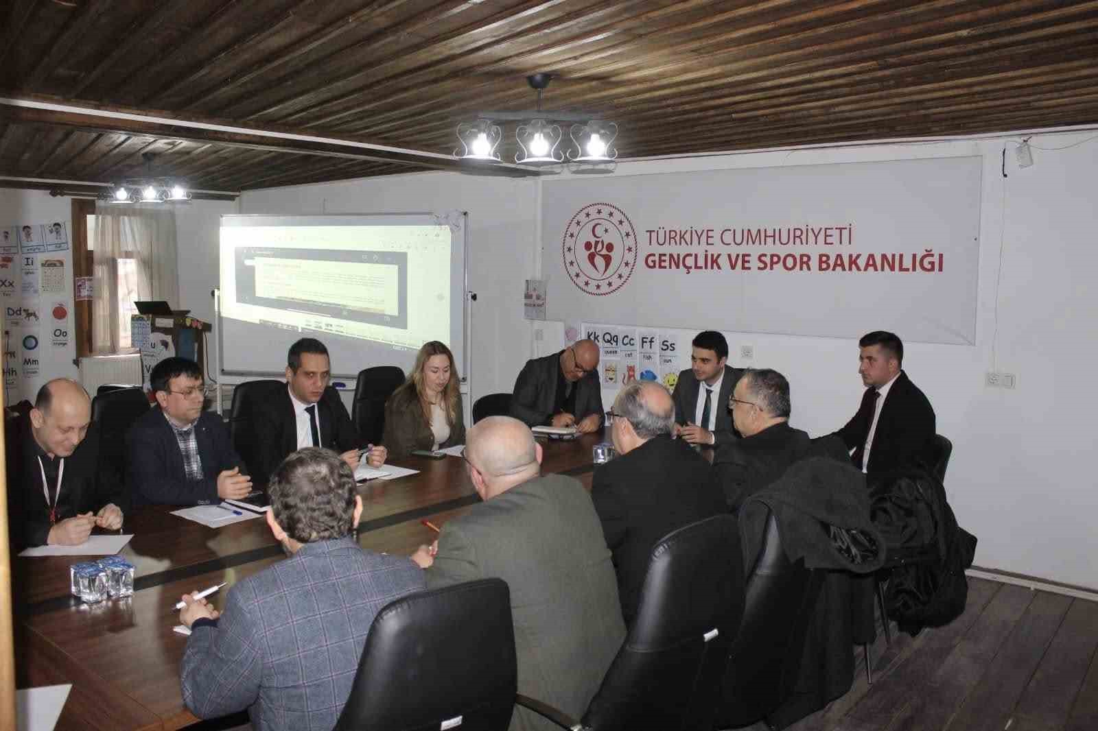 Osmaneli’nde gençlik çalışmaları değerlendirildi