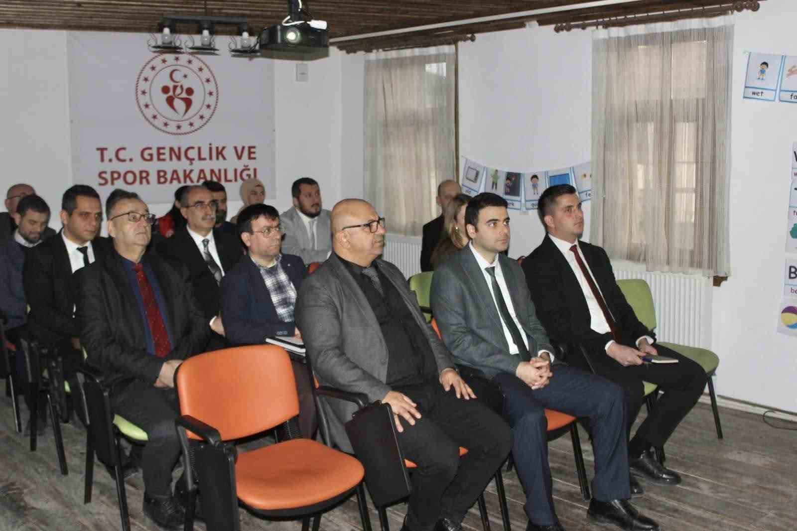 Osmaneli&rsquo;nde gen&ccedil;lik &ccedil;alışmaları değerlendirildi
