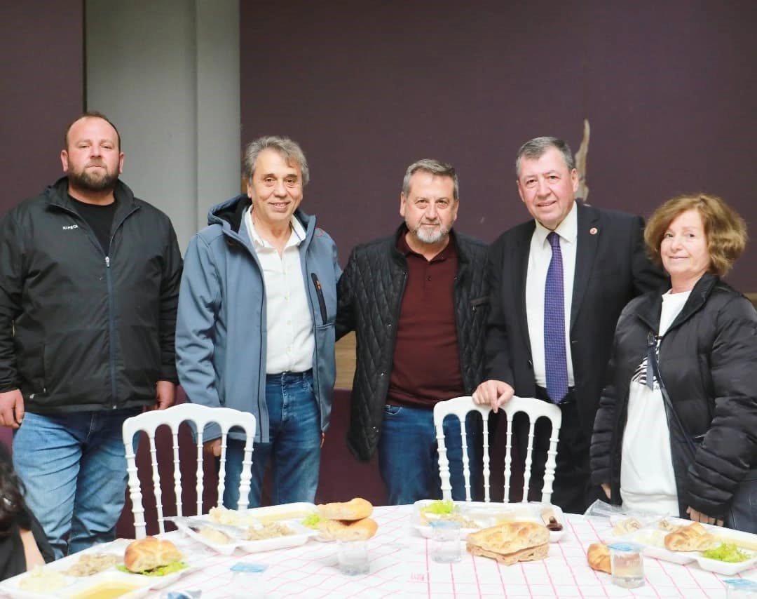 Burhaniye de iftar yemekleri başladı