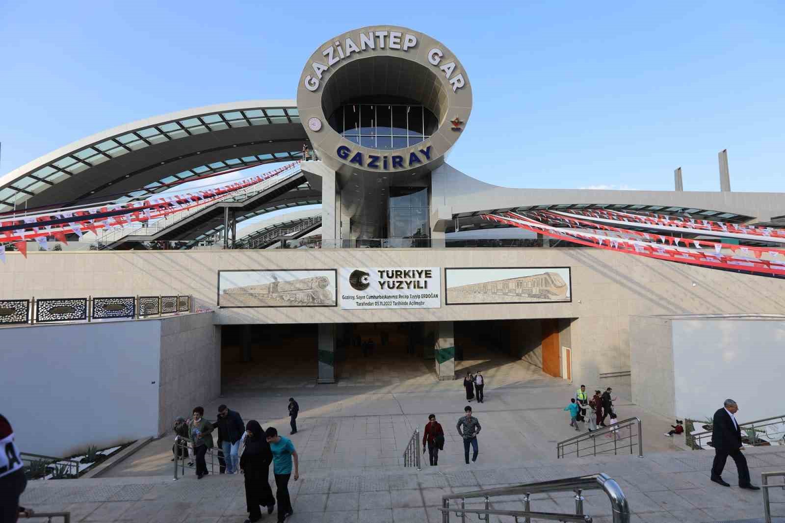 GAZİRAY&rsquo;a yerli ve milli g&uuml;&ccedil;: Yeni tren setleri yola &ccedil;ıktı
