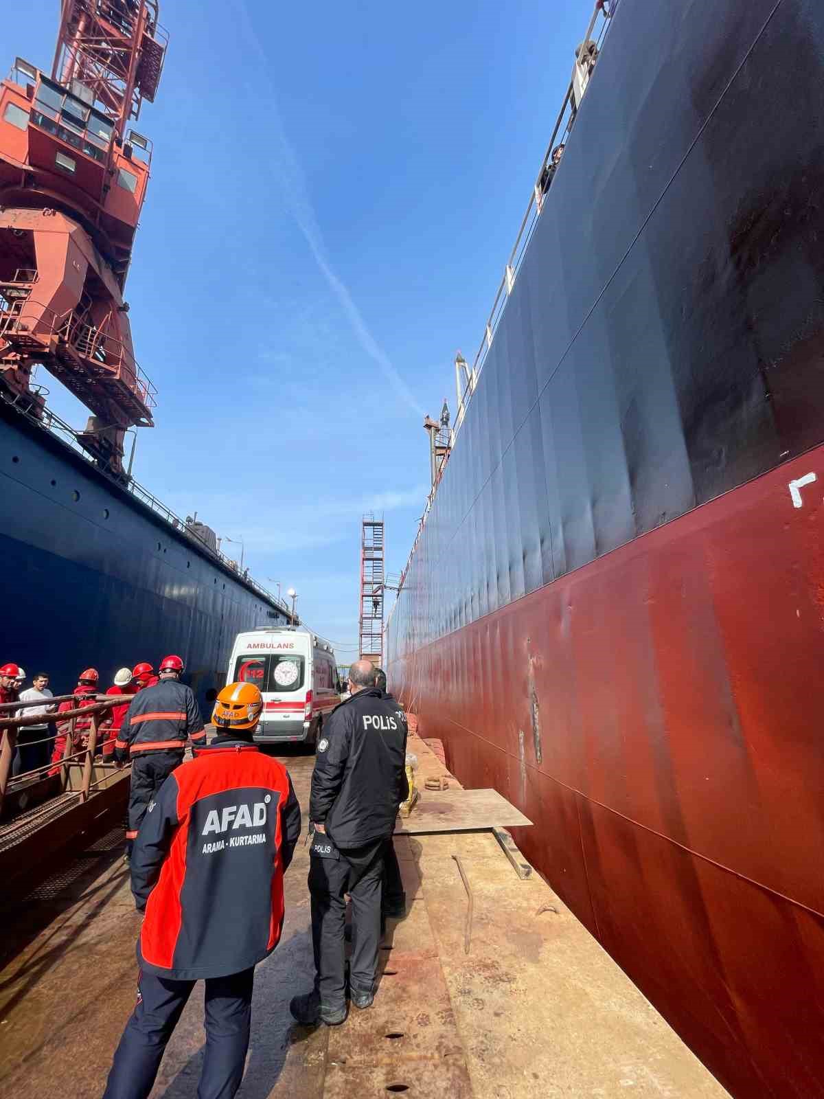 Yalova’da vinç sepetinden düşen tersane işçisi hayatını kaybetti