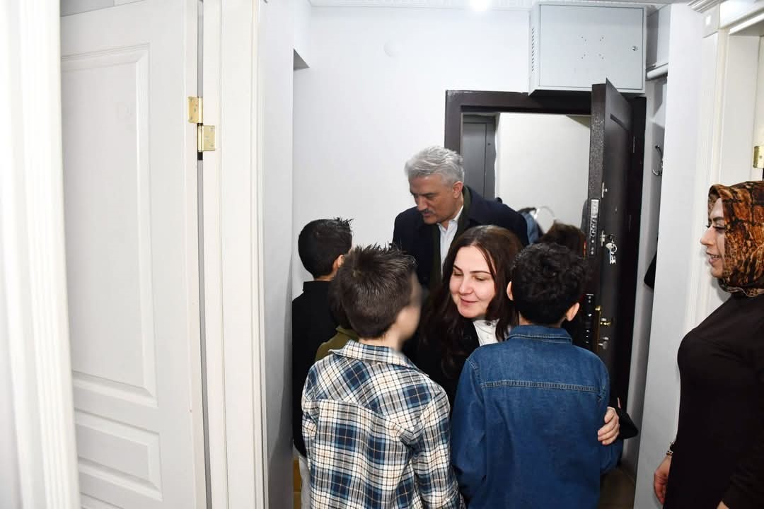 Kırıkkale Valisi Makas, &ccedil;ocuklarla buluştu
