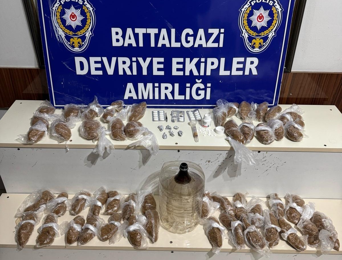 Malatya’da sokak satıcılarına operasyon: 2 gözaltı