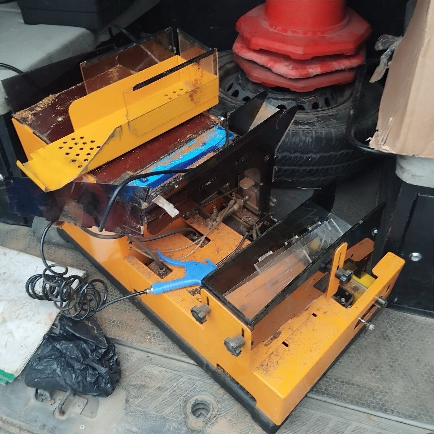 Akhisar&rsquo;da ka&ccedil;ak t&uuml;t&uuml;n operasyonu
