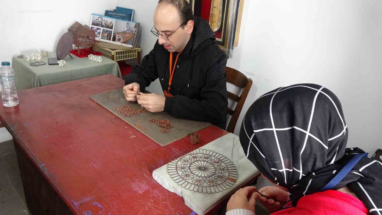 Hazır hediyelik eşyalar telkariye darbe vuruyor