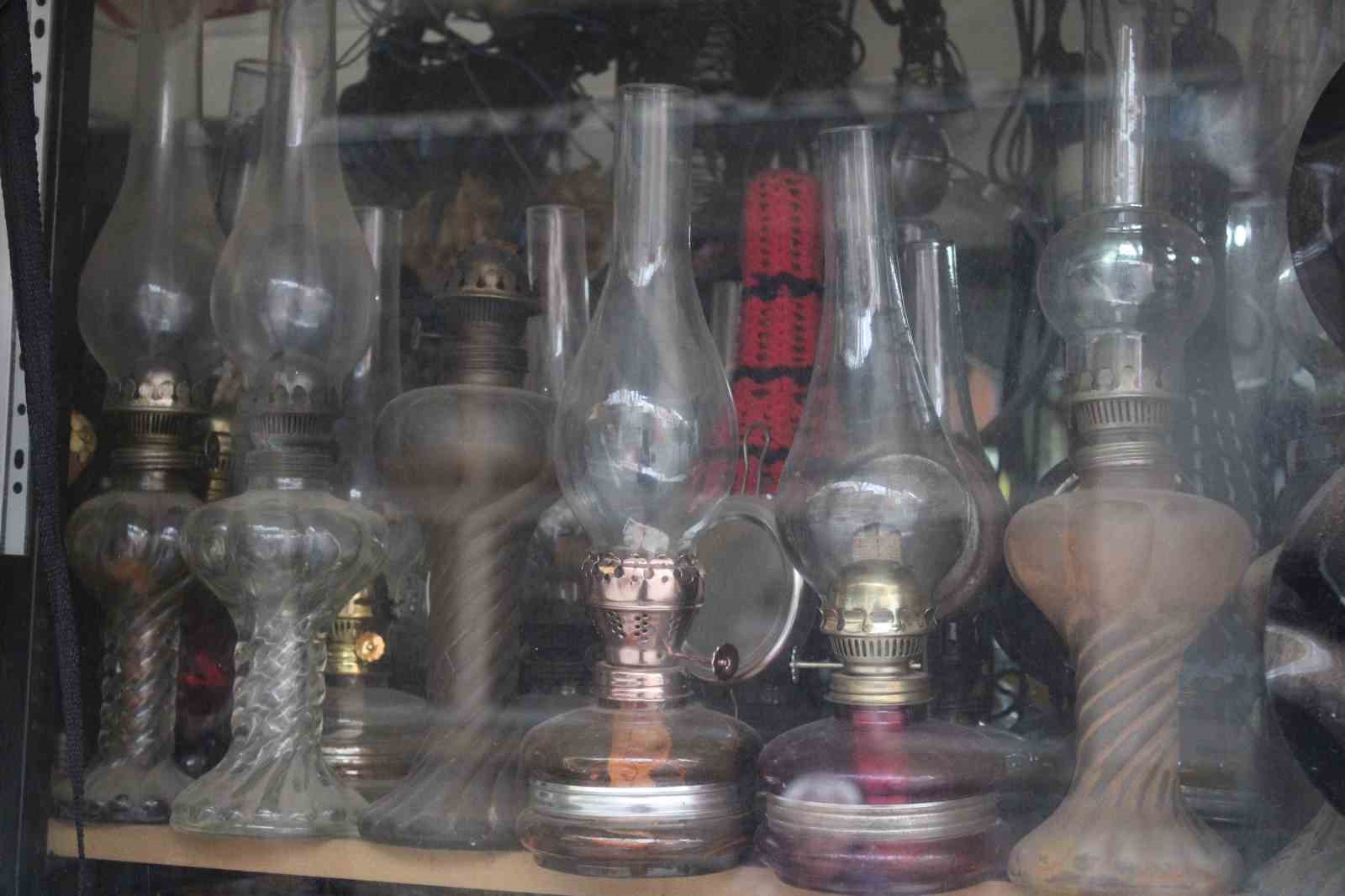 Bir zamanlar her evin vazgeçilmezi olan gaz lambaları şimdi nostalji oldu
