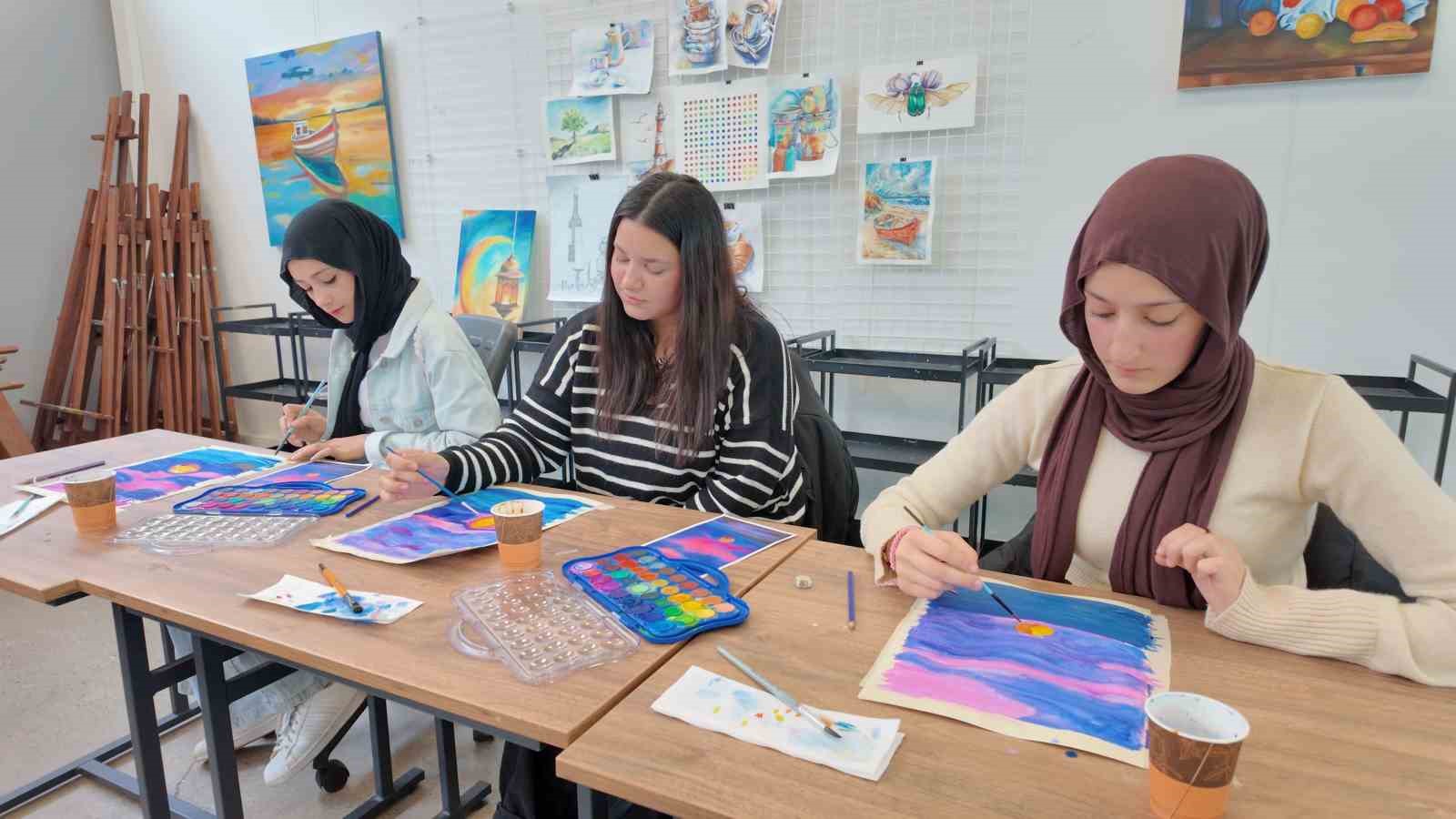 Dünya Ressamlar Günü’nde yeteneklerini keşfettiler
