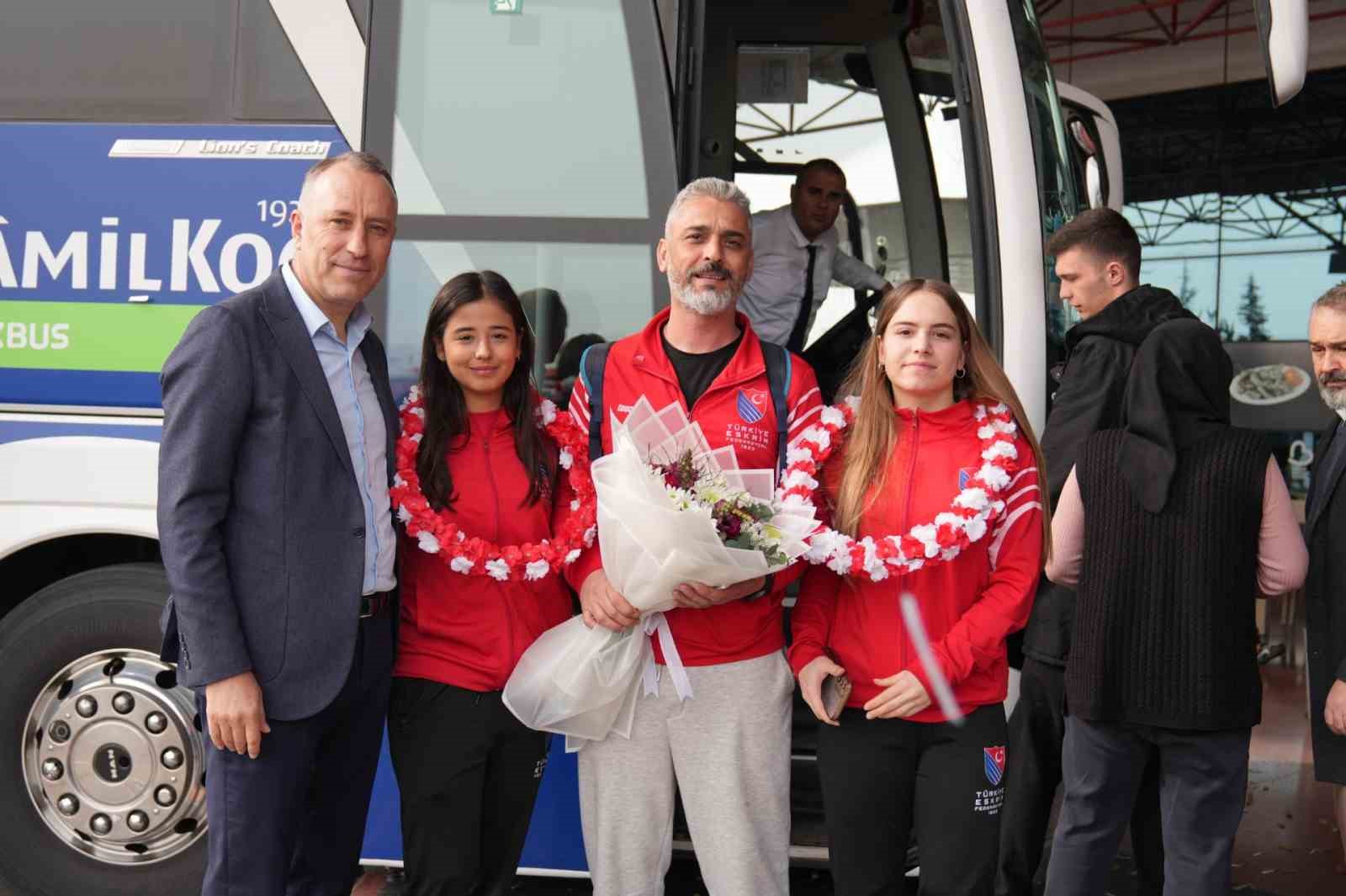 Avrupa şampiyonu Alara Atmaca, Balıkesir&rsquo;de coşkuyla karşılandı
