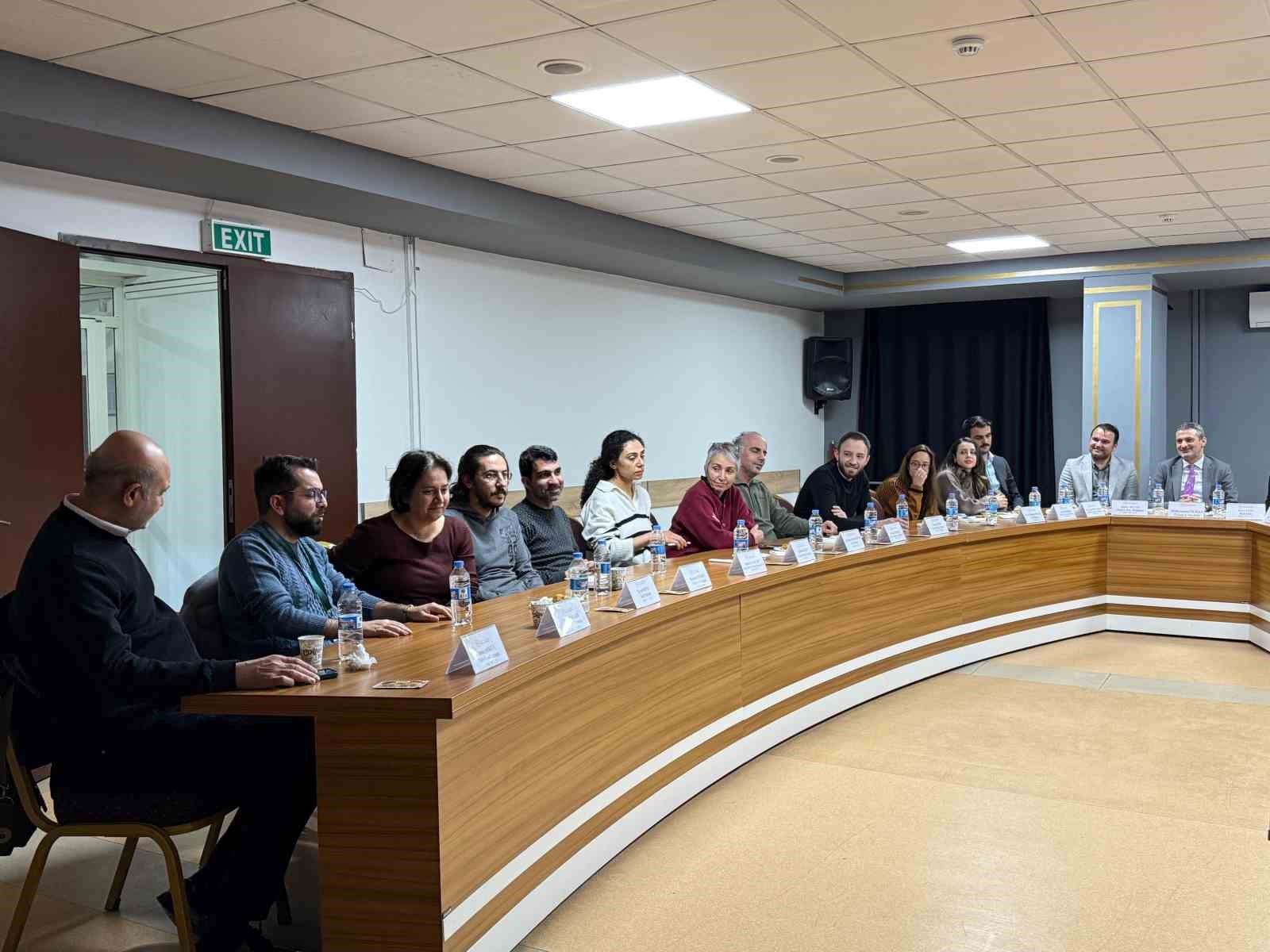 Tunceli&rsquo;de, hekimlerin katılımıyla tanışma ve bilgilendirme toplantısı
