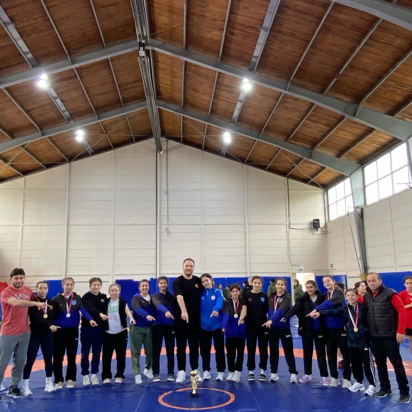 Bayanlar G&uuml;reş turnuvasında B&uuml;y&uuml;kşehirli sporculardan 7 madalya
