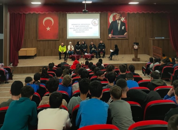 Gediz Emniyet Müdürlüğü personelinden öğrencilere meslek tanıtımı