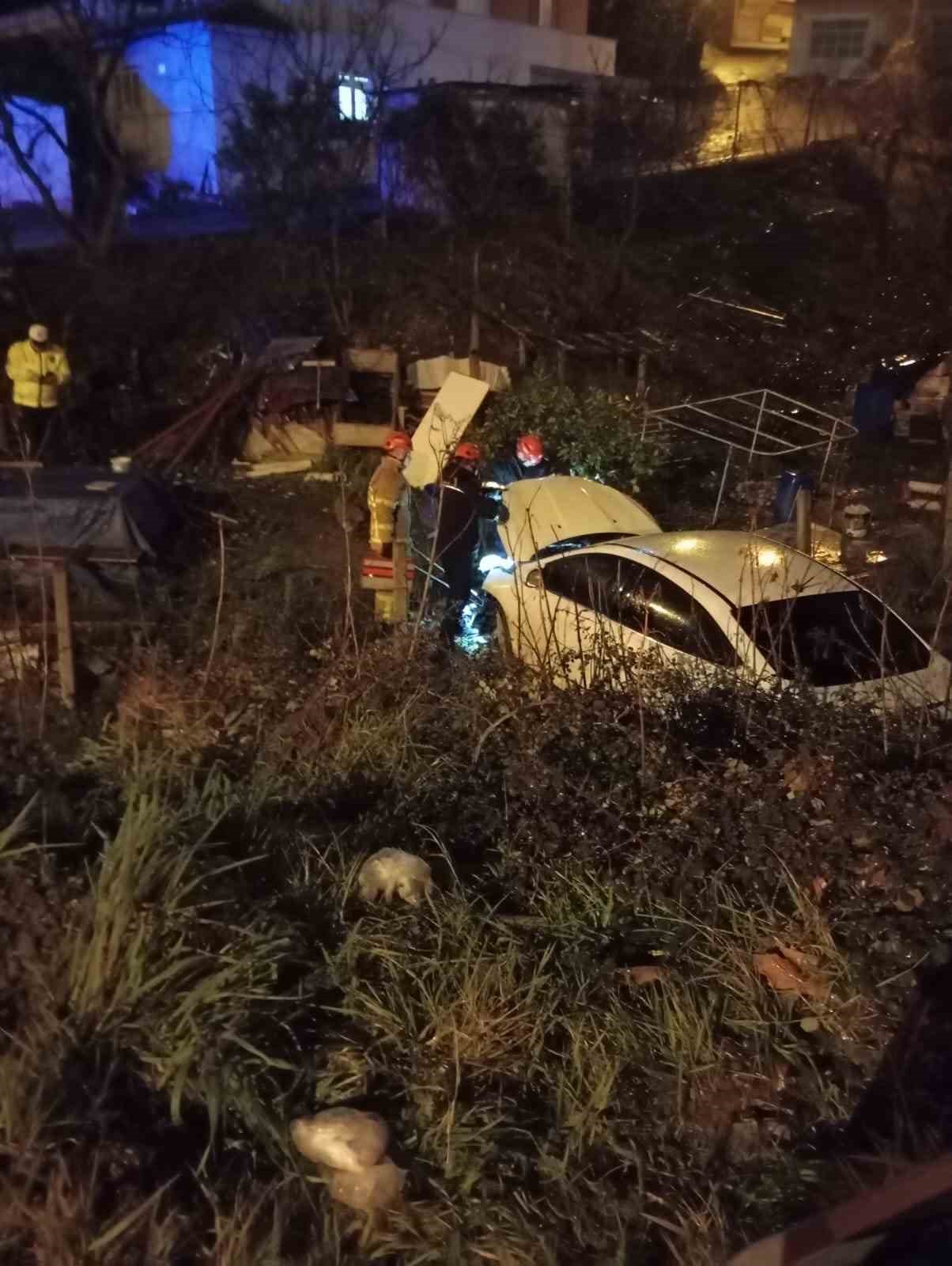 Karadeniz Ereğli&rsquo;de otomobil dereye u&ccedil;tu
