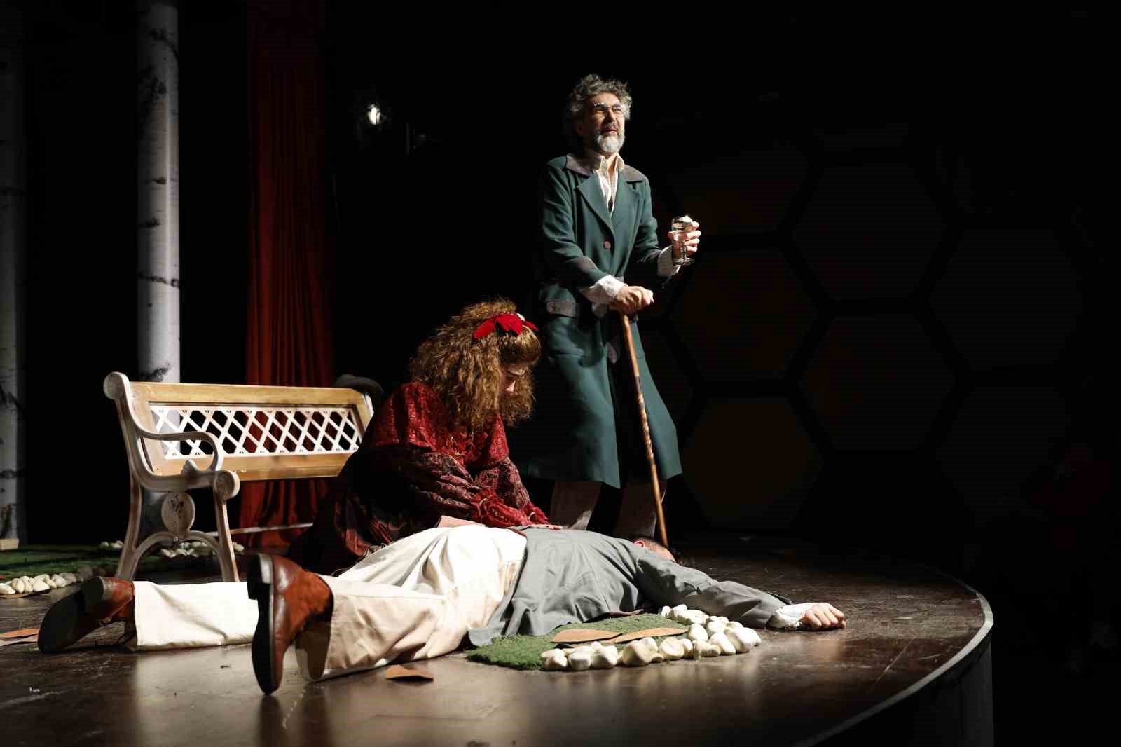 Merkezefendi Kent Tiyatrosu Mart takvimi a&ccedil;ıklandı
